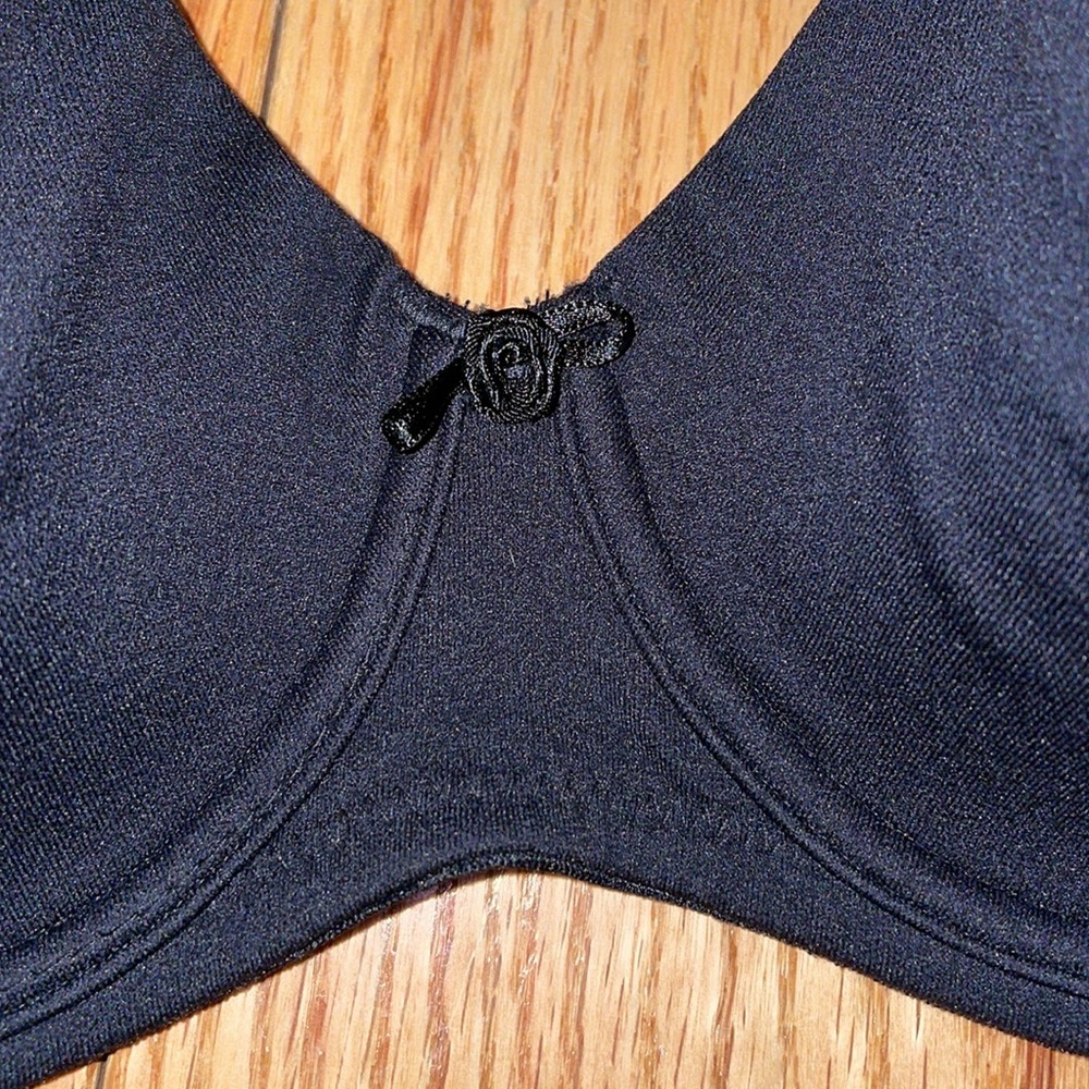 💖Bundle It!💖 Simple Black Bra with Rose Bow - Picture 2 of 8